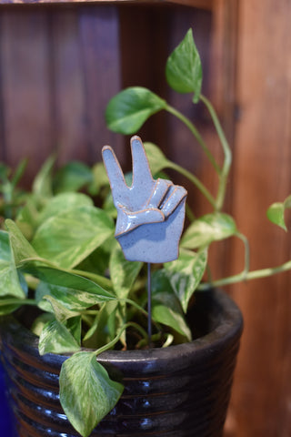 Plant Buddy : Peace Hands